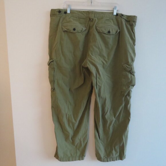 MADEWELL Plus Garment-Dyed Low-Slung Straight Cargo Pants in Classic Olive 18W - Picture 8 of 13